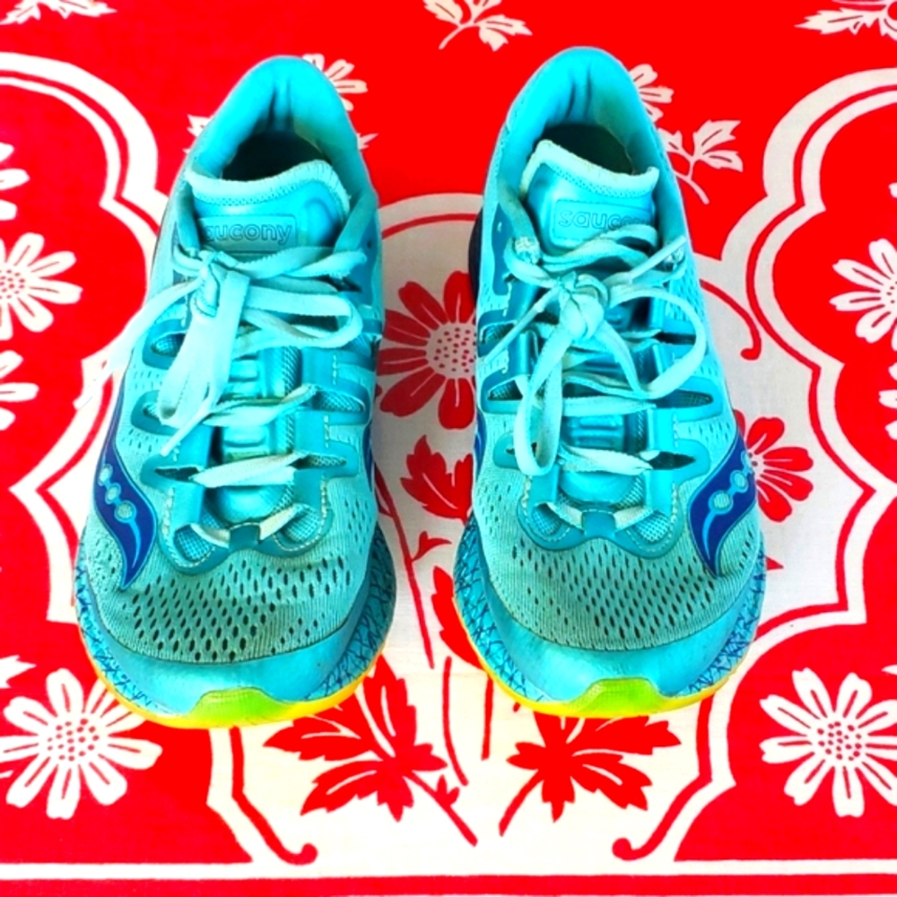 3/$25 Saucony Freedom ISO Everun sneakers sz 6